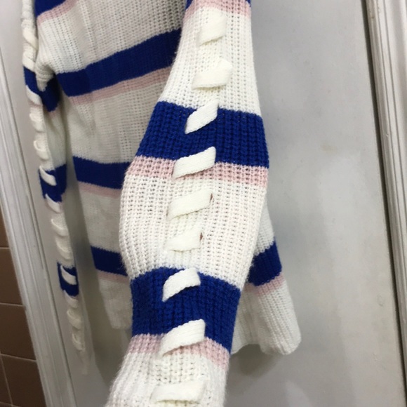 RUE21 XS sweater - Picture 4 of 5